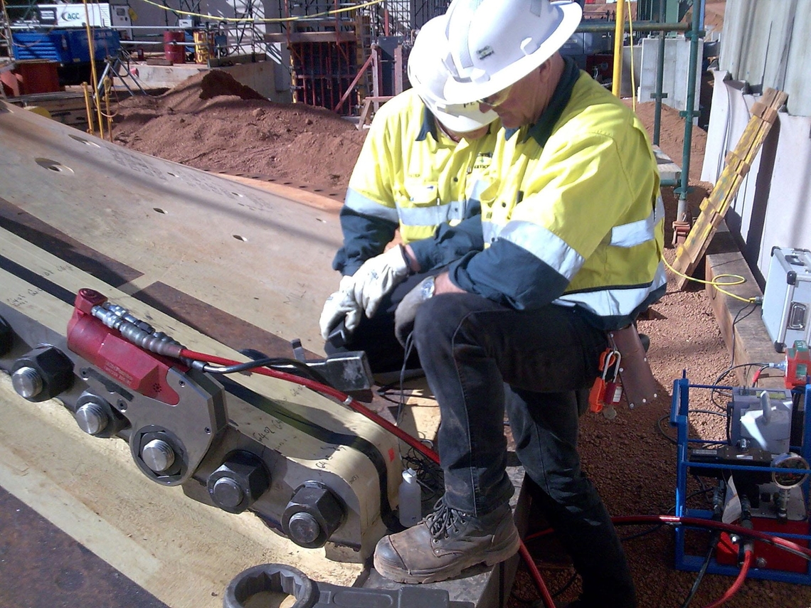 Impressive Benefits of Ultrasonic Tension Measurement Technology to Reclaimer Slewing Ring Bearing Bolts